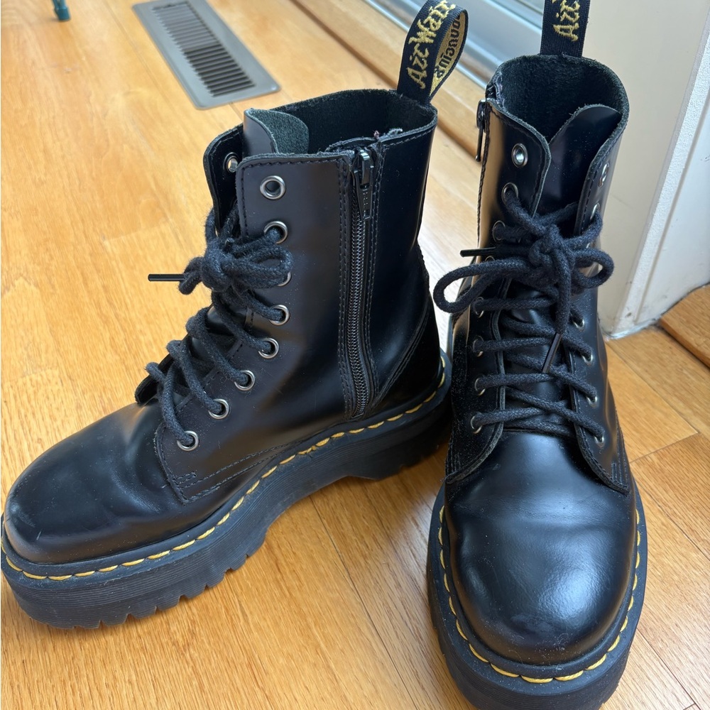 Dr. Martens Jadon Max